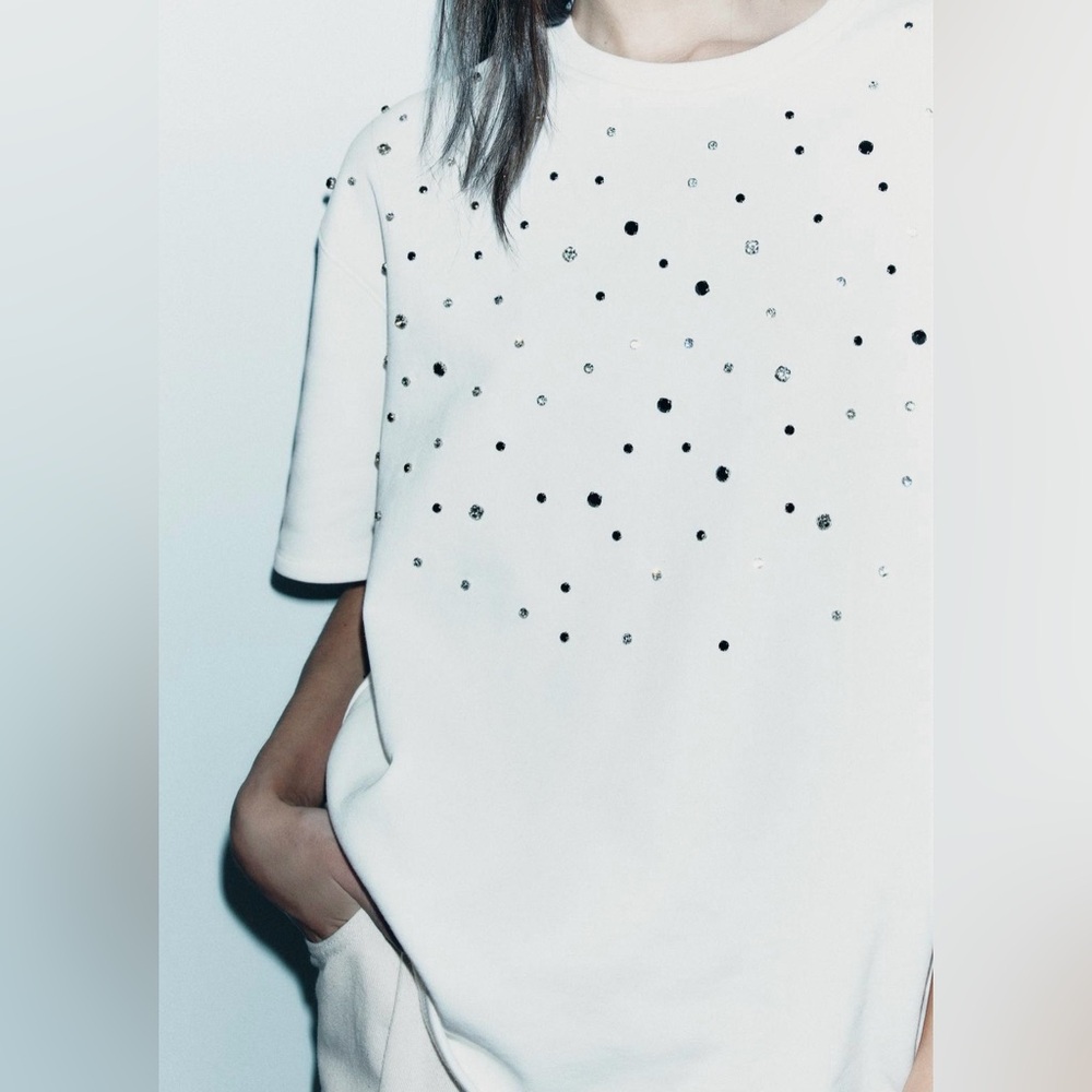 ZARA PLUSH KNIT OYSTER WHITE JEWEL SS SWEATSHIRT | RHINESTONES | MEDIUM